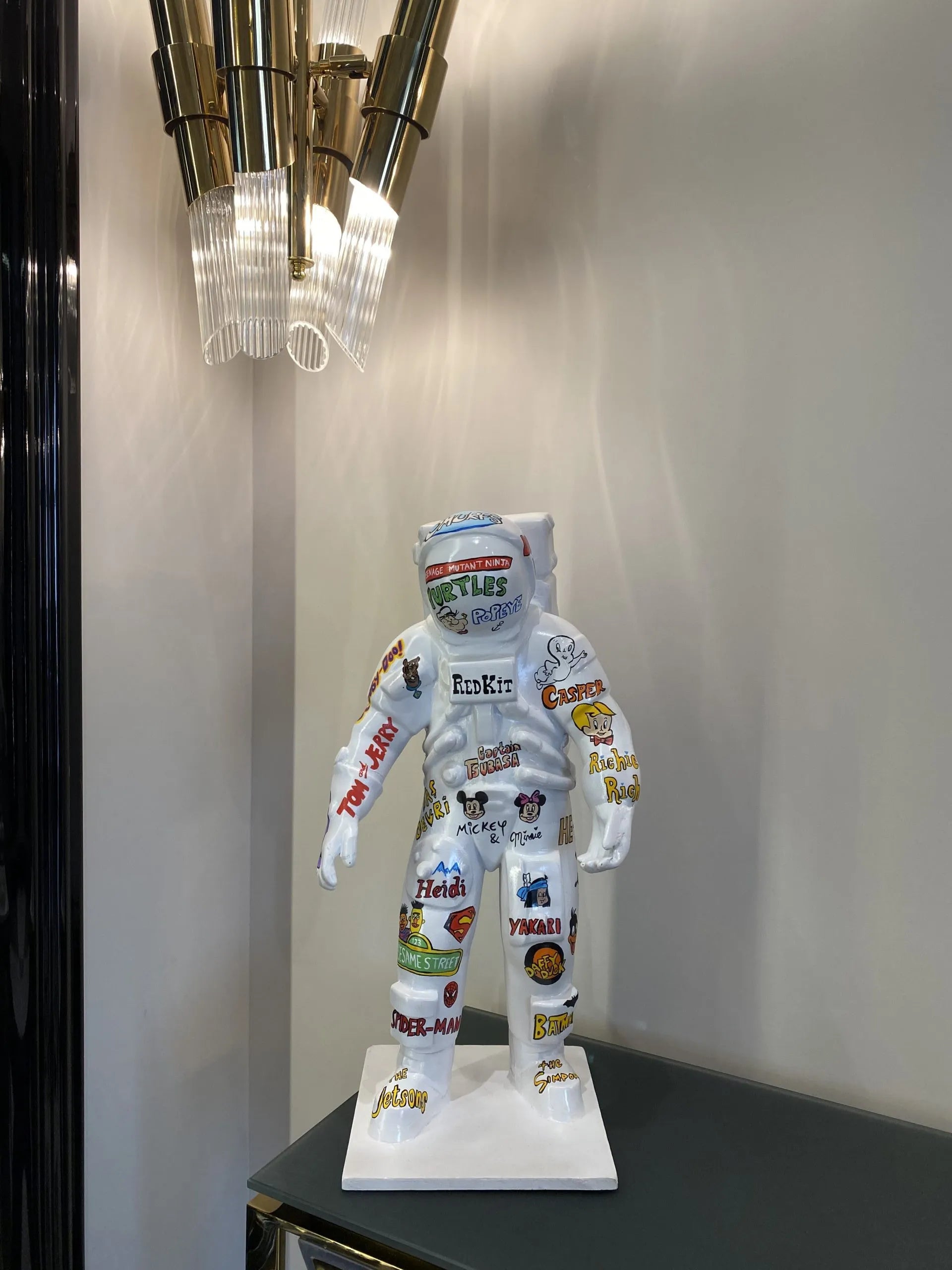 Design Cartoon Astronot, Heykel